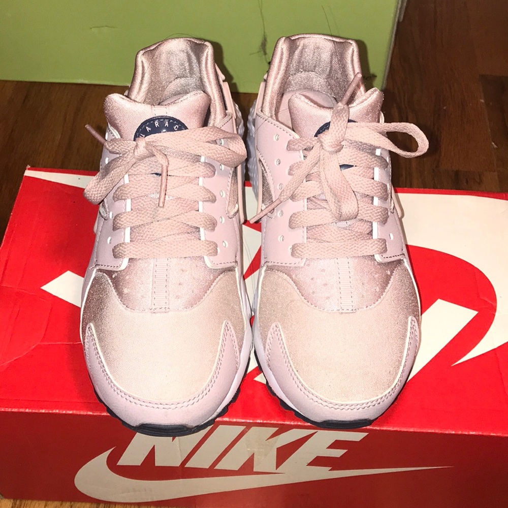 Nike hurachies
